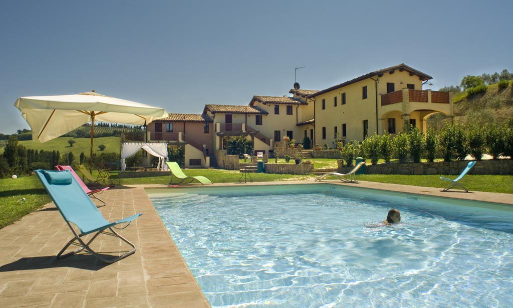 Borgo Le Capannelle Aparthotel Castel Ritaldi Exterior foto