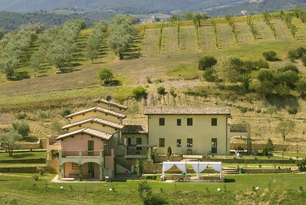 Borgo Le Capannelle Aparthotel Castel Ritaldi Exterior foto