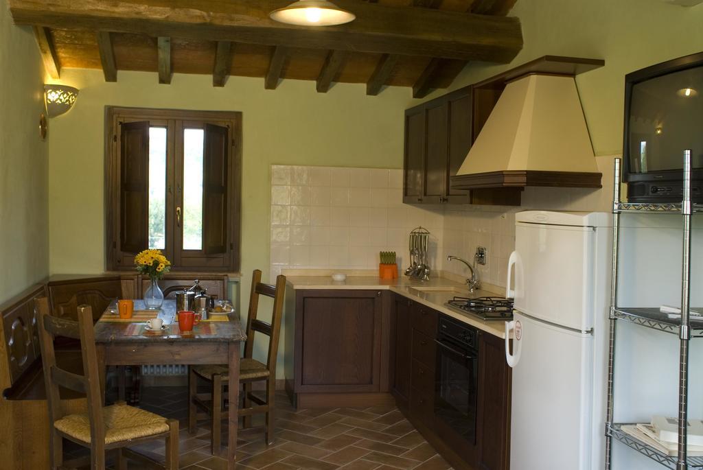 Borgo Le Capannelle Aparthotel Castel Ritaldi Exterior foto