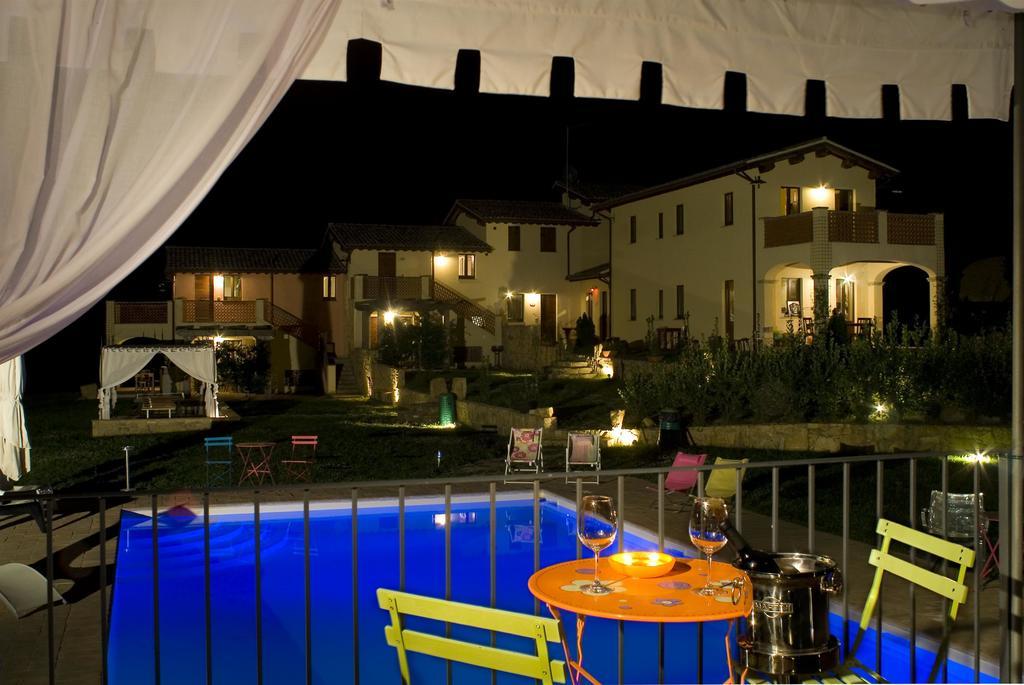 Borgo Le Capannelle Aparthotel Castel Ritaldi Exterior foto